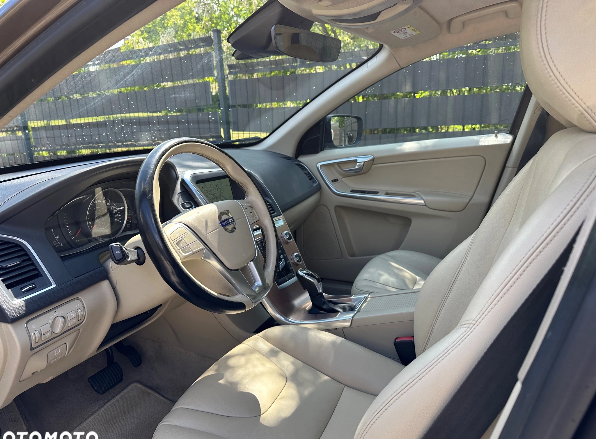 Volvo XC 60 cena 64990 przebieg: 240994, rok produkcji 2015 z Skalbmierz małe 352